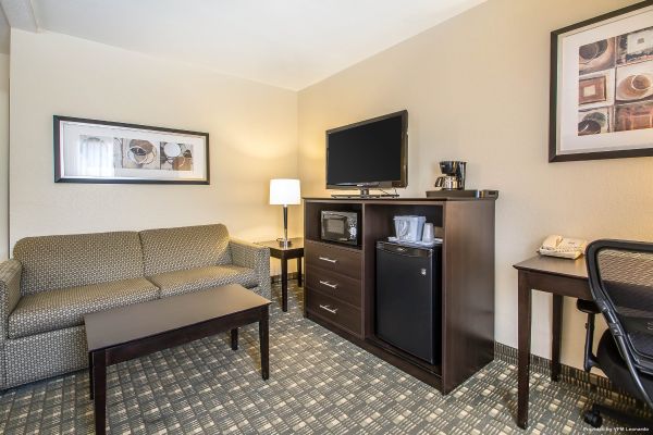 Quality Inn and Suites Decorah